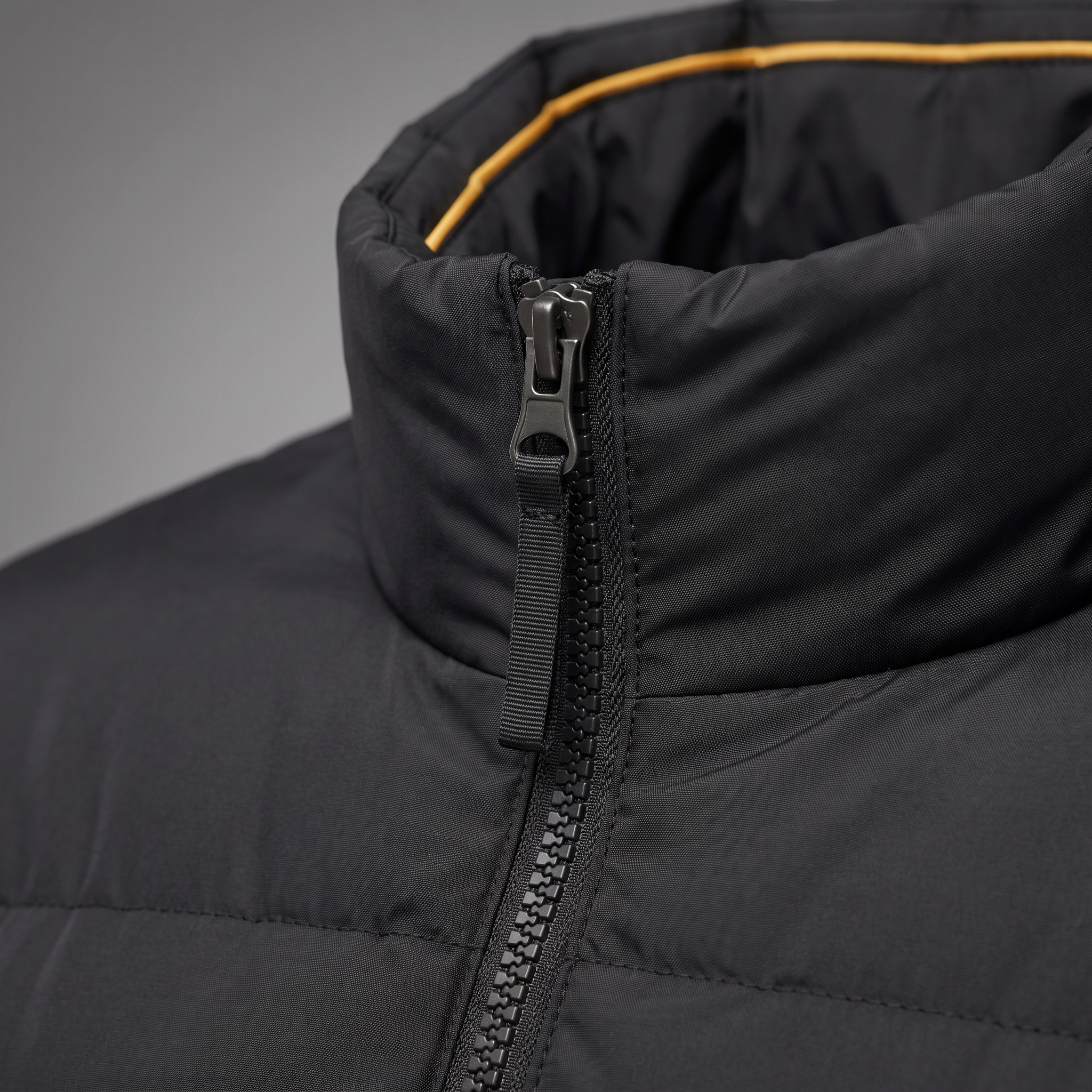 Puffer Jacket collar and zip detail